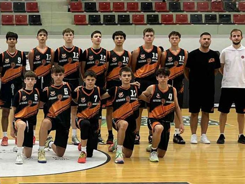 A fiúk megnyerték a selejtezős csoportjukat, és ott vannak a top tizenkettőben!