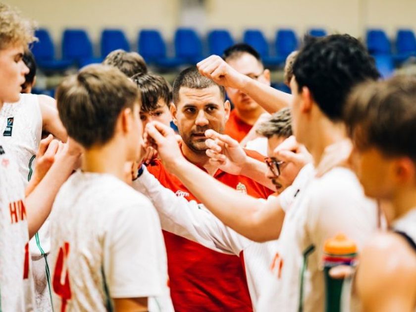 Akadémiánk három játékosával a keretben, Moosz Milán irányításával ma kezd az U16-os válogatott