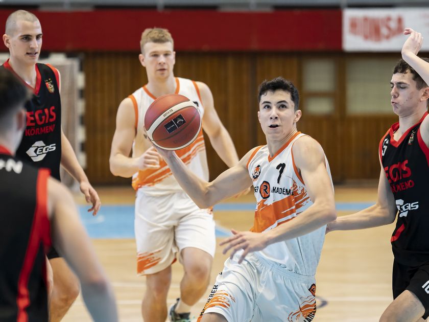 Alapszakasz-győztesként készülhet U20-as fiú csapatunk a folytatásra!