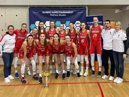 Aranyéremmel zárta az évet az U16-os leány válogatott