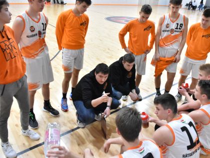 Értékes győzelmet arattak a junior fiúk