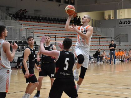 Folyamatosan növelte előnyét U20-as fiú csapatunk