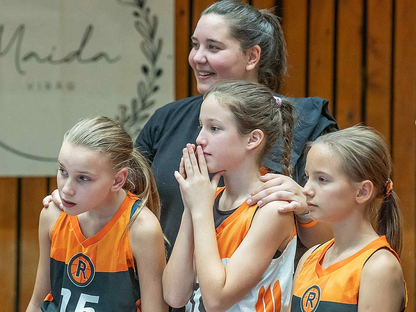 Hegedüs Rebeka fontos alapokat tanít az U12-es lányoknak