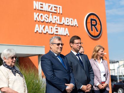 Koszorúzás, tornagyőzelem, látványos show – megnyitottuk a 2021/2022-es szezont