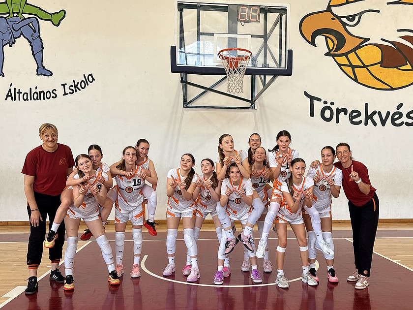 Már az utolsó forduló előtt bebiztosította döntős helyét leány serdülő csapatunk