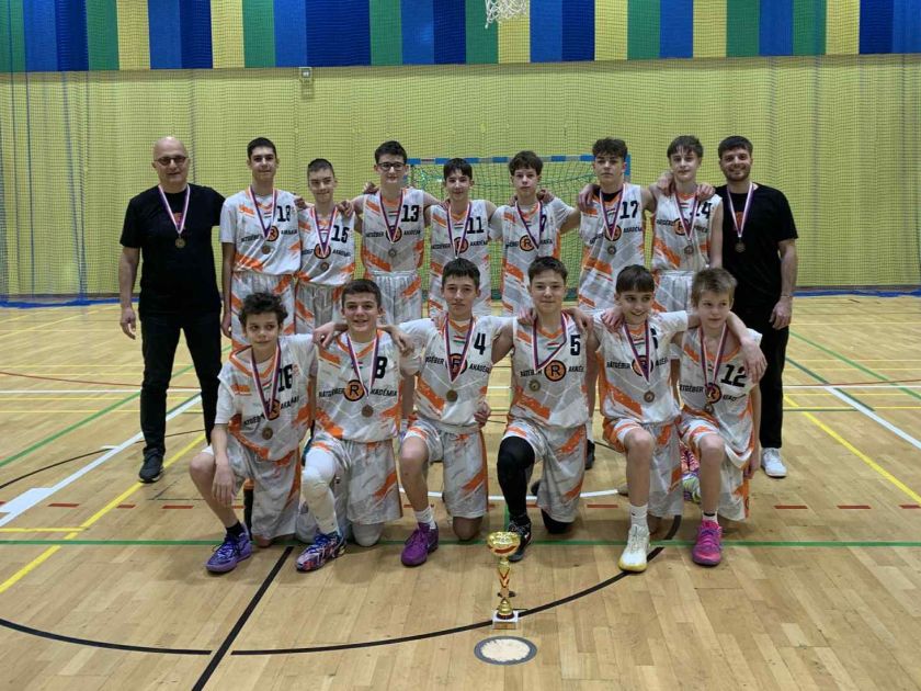 Nagyon hasznos nemzetközi mérkőzéseket játszott serdülő fiú csapatunk Csehországban