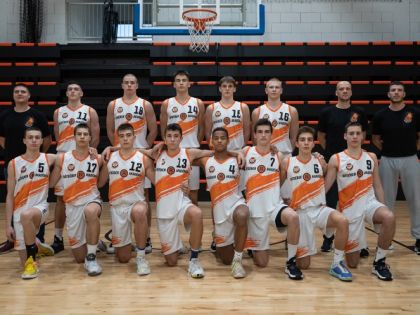 Nagyon keményen dolgoznak az U18-as fiúk, készen állnak a rájuk váró feladatokra!