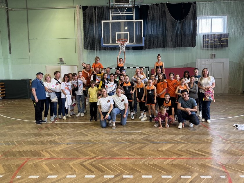 Négyből négy győzelemmel nyerték meg a B-döntőt U12-es lányaink, akik sokat fejlődtek a csapategység terén is