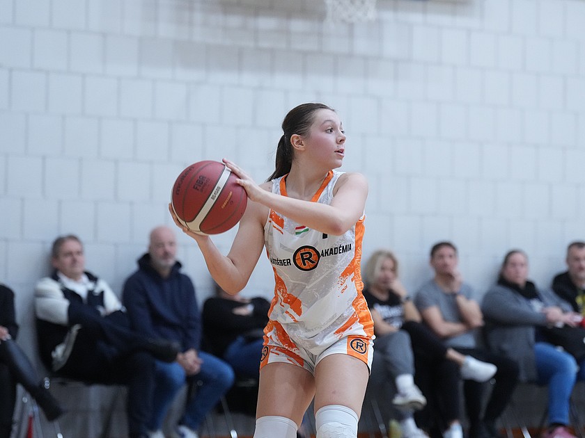 Óriási küzdő és csapatjátékos Loch Dominika, aki a tanulásra is nagy hangsúlyt fektet