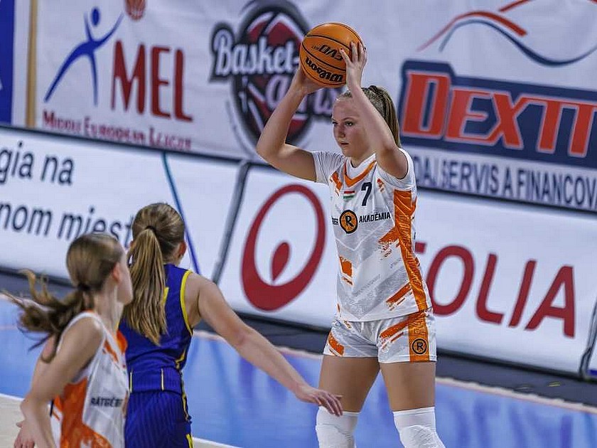 Remek mentalitással küzdöttek a nemzetközi tornán kadett lányaink