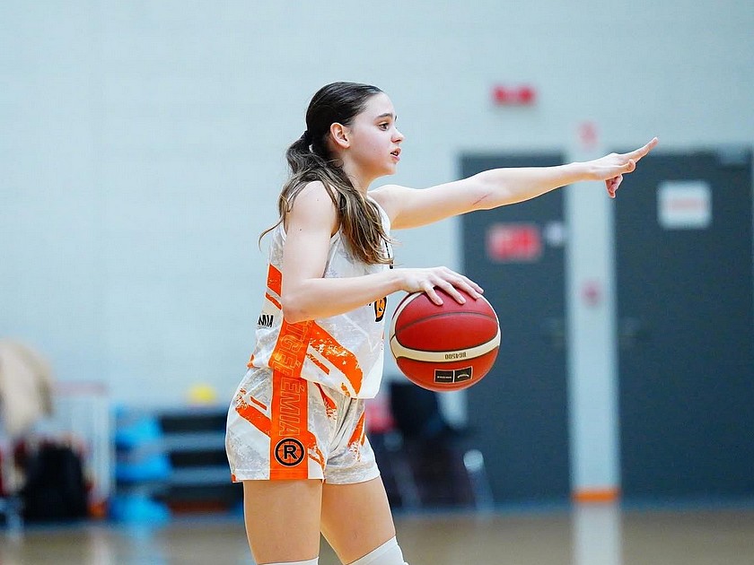 Szenzációs novembert hozott junior csapatunk irányítója, Mester Fruzsi