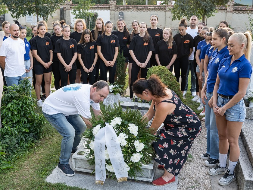 Több százan emlékeztek Akadémiánkon a 10 éve elhunyt Fűzy Ákosra