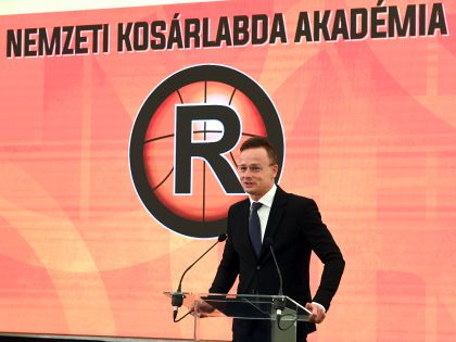 Tovább fejlődik Akadémiánk, letették a Dr. Hepp Ferenc Rehabilitációs és Regenerációs Központ alapkövét