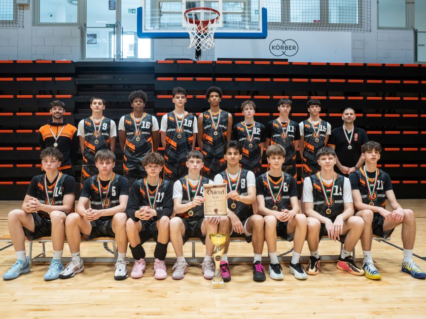 Veretlenül lettek bajnokok az U15-ös fiúk a Kiemelt Utánpótlás Kupában!