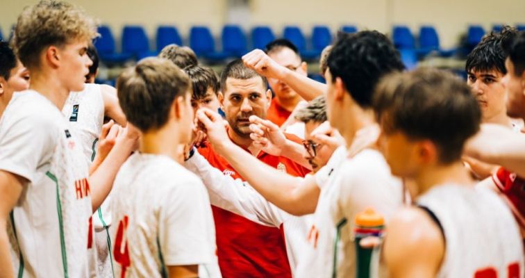 Akadémiánk három játékosával a keretben, Moosz Milán irányításával ma kezd az U16-os válogatott