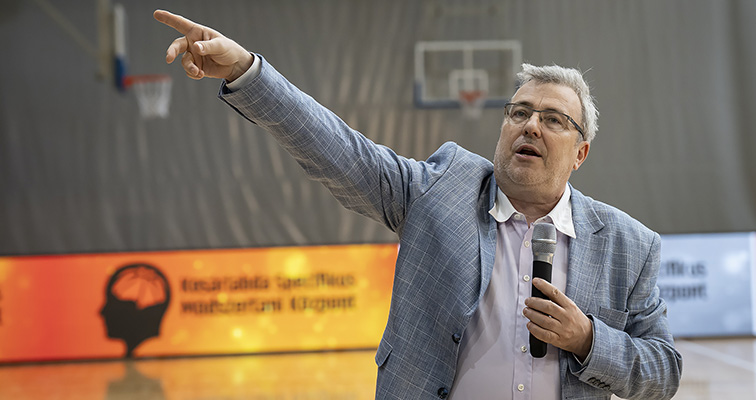 Bizalom, bátor döntések, folyamatosság, tudatos és kemény munka, magas szintű produktivitás!