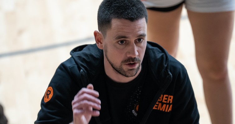 Csoportelsőként jutottak a rájátszásba junior lányaink