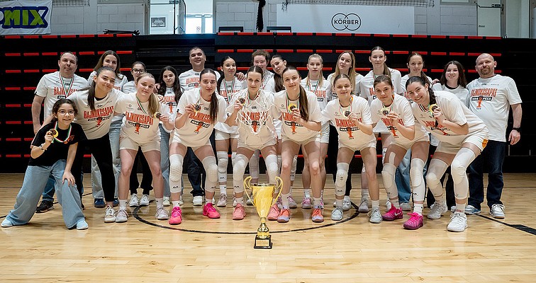 Dupla döntős győzelmet követően aranyérmes U23-as csapatunk 