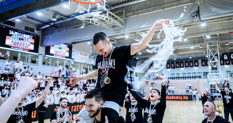 Megcsináltuk! Megnyertük a bajnoki döntőt, A csoport, jövünk!