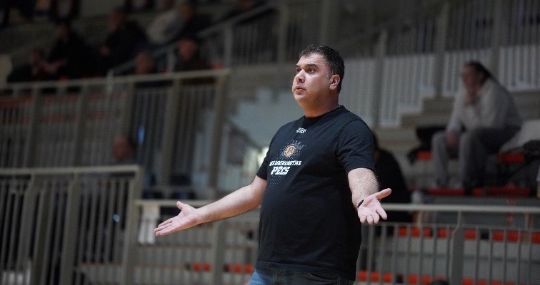 Nehezített körülmények között végzik junior lányaink a munkát