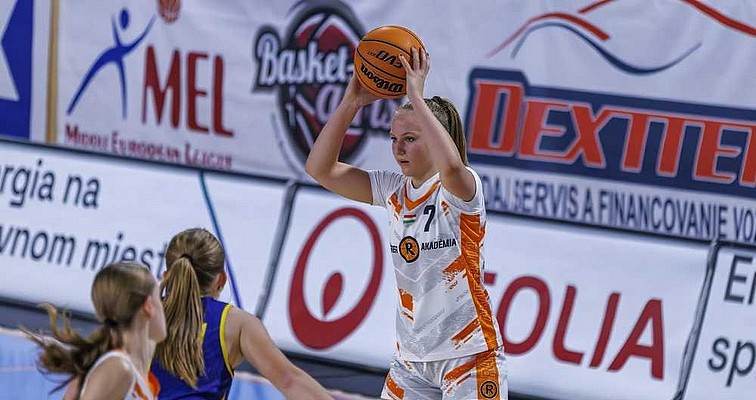 Remek mentalitással küzdöttek a nemzetközi tornán kadett lányaink