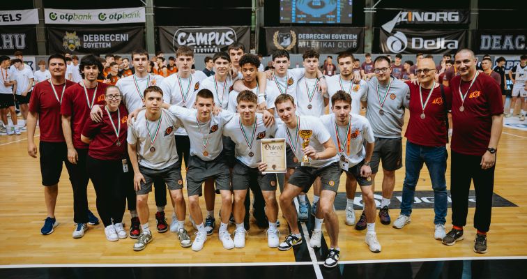 Rengeteg nehézséggel megküzdöttünk – a junior fiúk bronzérmének bizony aranysárga színe van!