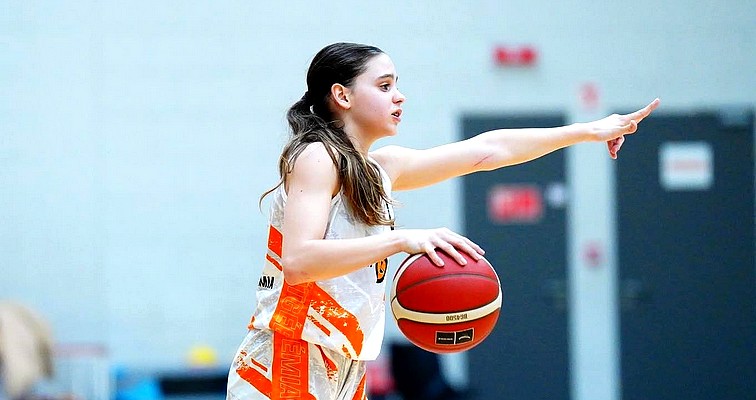 Szenzációs novembert hozott junior csapatunk irányítója, Mester Fruzsi